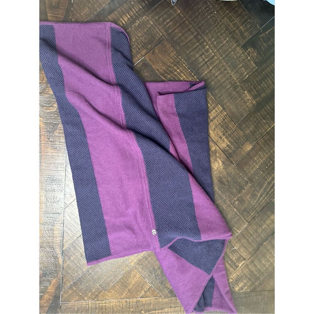 🌸 Lululemon Purple and Blue Block Stripe Infinity Scarf